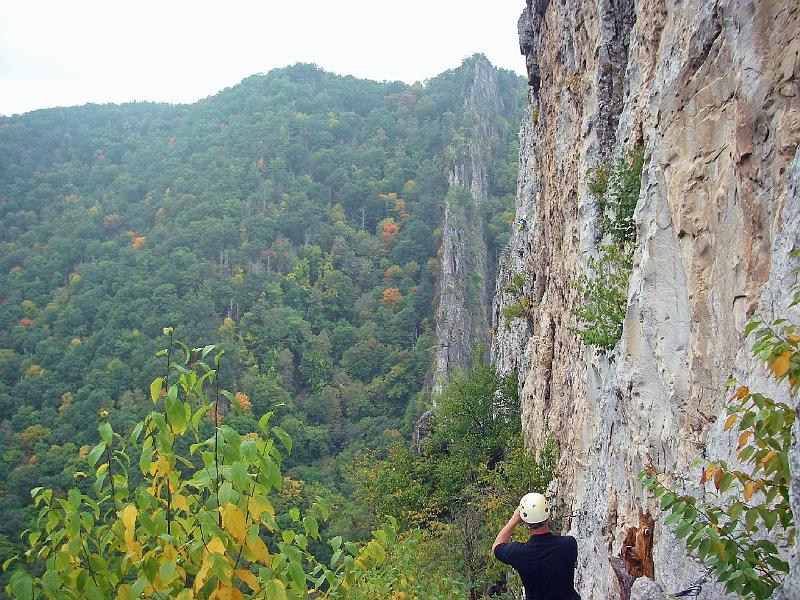 nelson-via-92.JPG - Taking photo of Ray taking photo of climber.  (I zoomed in on the climber in the previous photo).